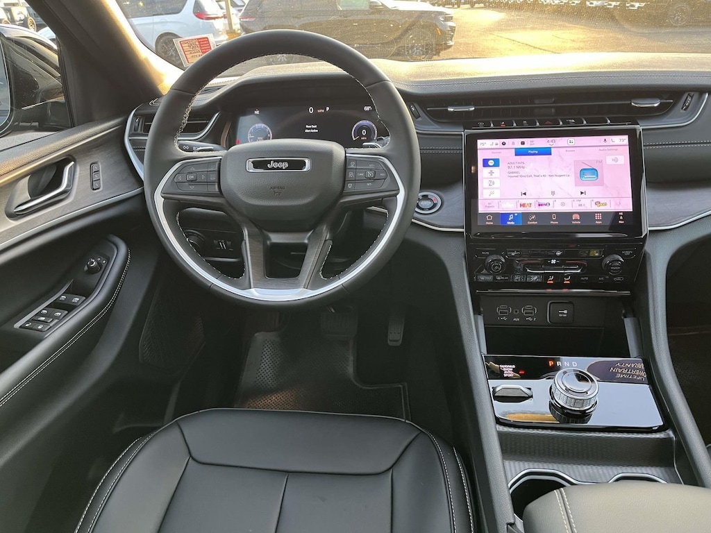 New 2025 Jeep Grand Cherokee LIMITED 4X4 Sport Utility