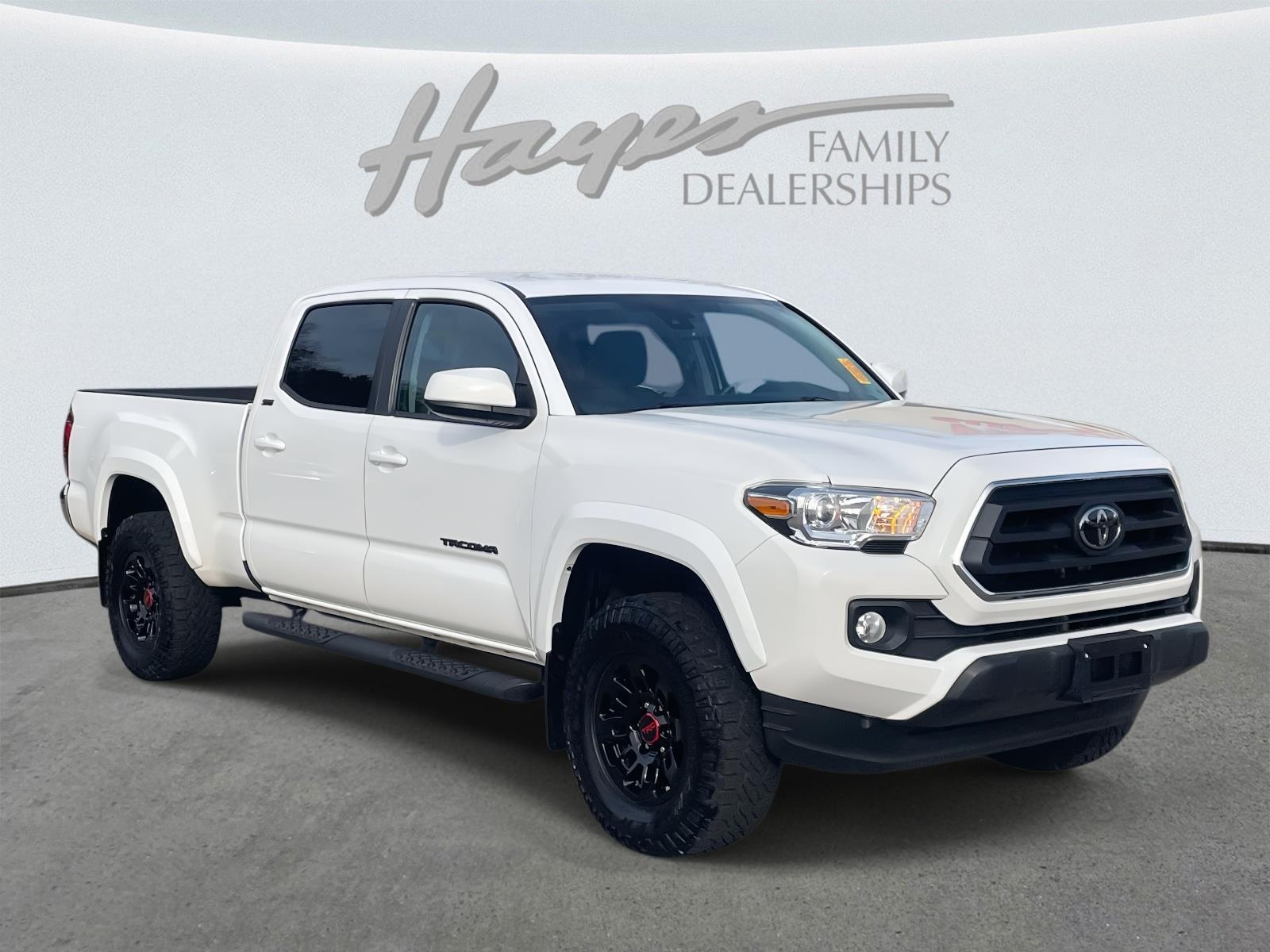 2022 Toyota Tacoma SR5's photo