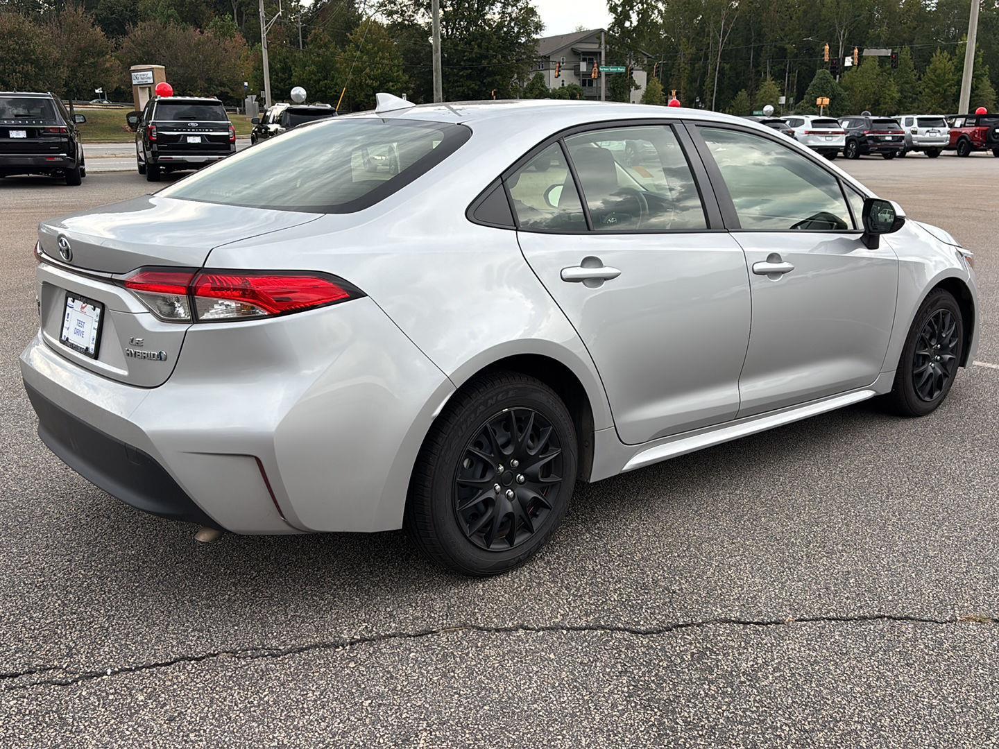 2023 Toyota Corolla Hybrid XLE photo 3