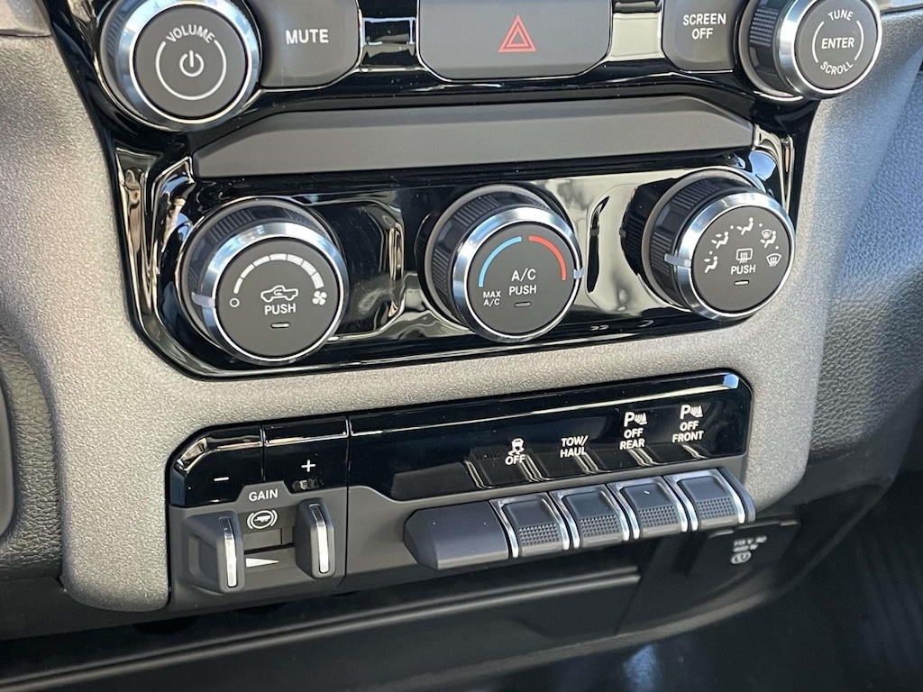 New 2026 Ram 2500 TRADESMAN CREW CAB 4X4 6'4 BOX Pickup