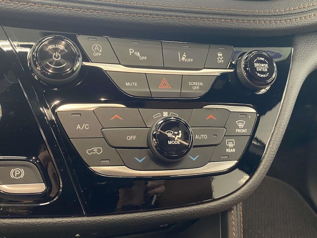 New 2026 Chrysler Pacifica PINNACLE Passenger Van