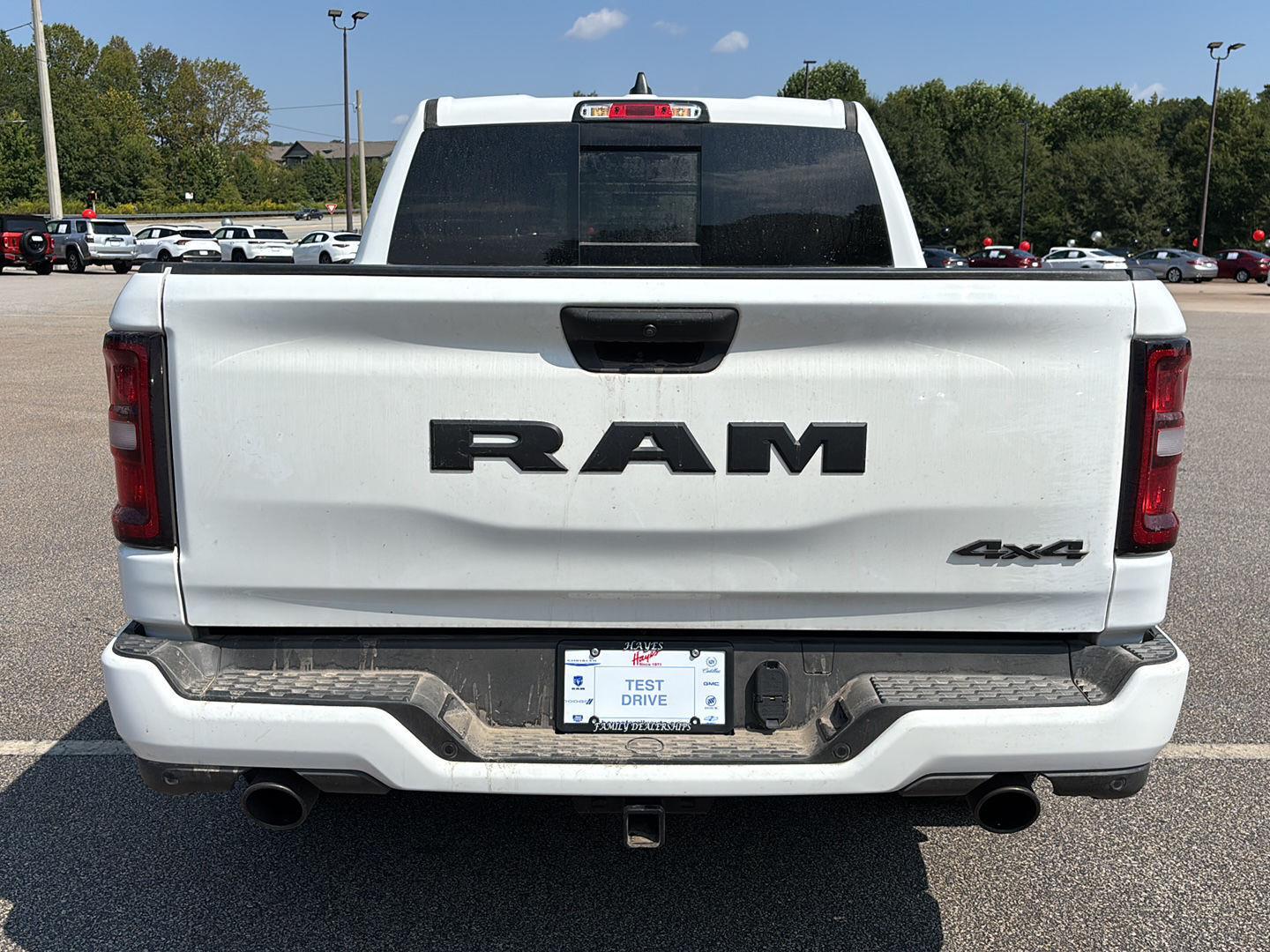 2025 Ram 1500 Tradesman photo 2