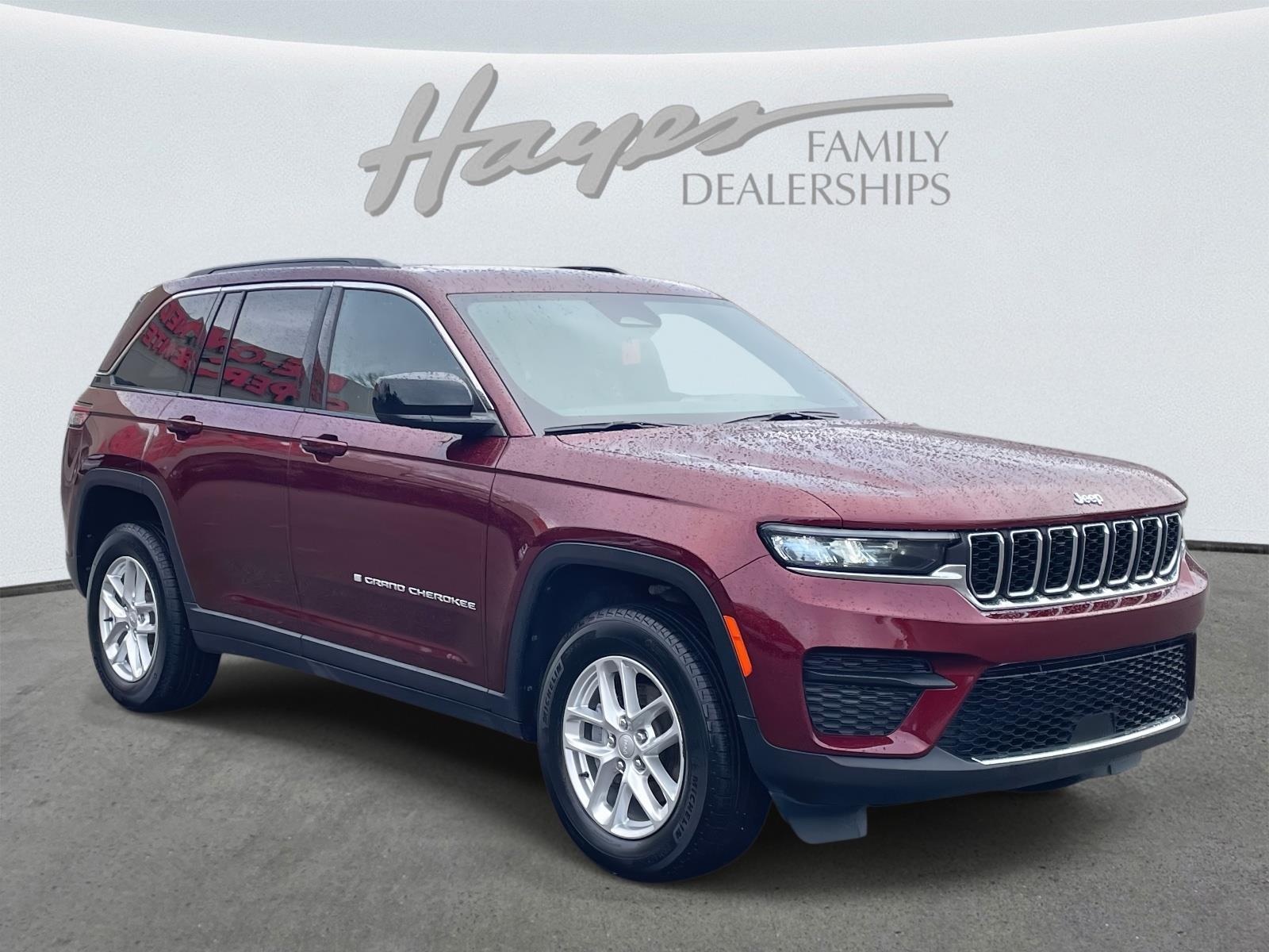 2024 Jeep Grand Cherokee Laredo's photo