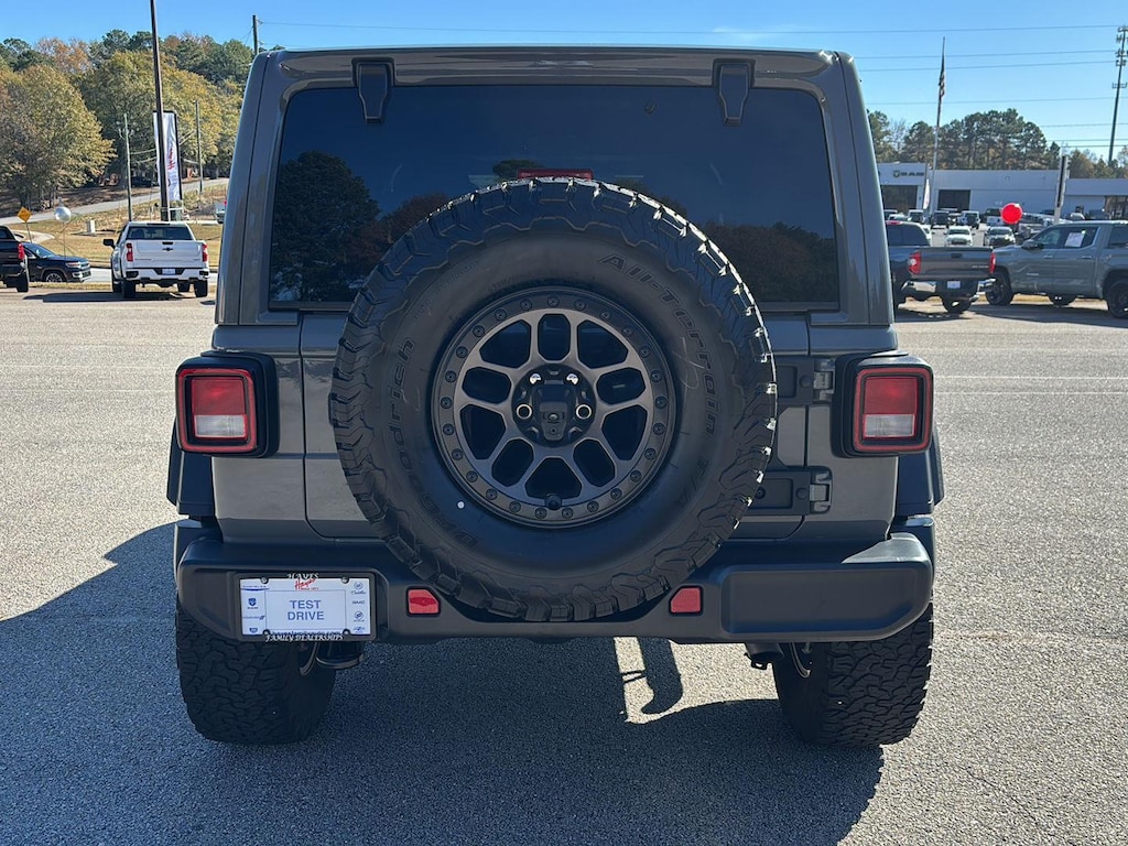 Used 2022 Jeep Wrangler Unlimited High Tide SUV