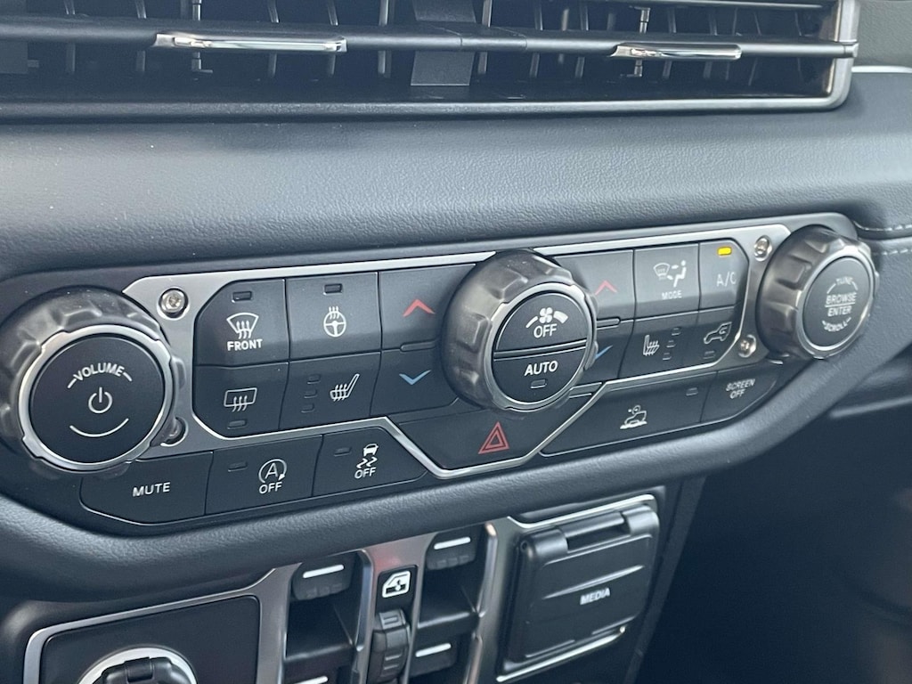 New 2025 Jeep Gladiator MOJAVE 4X4 Pickup