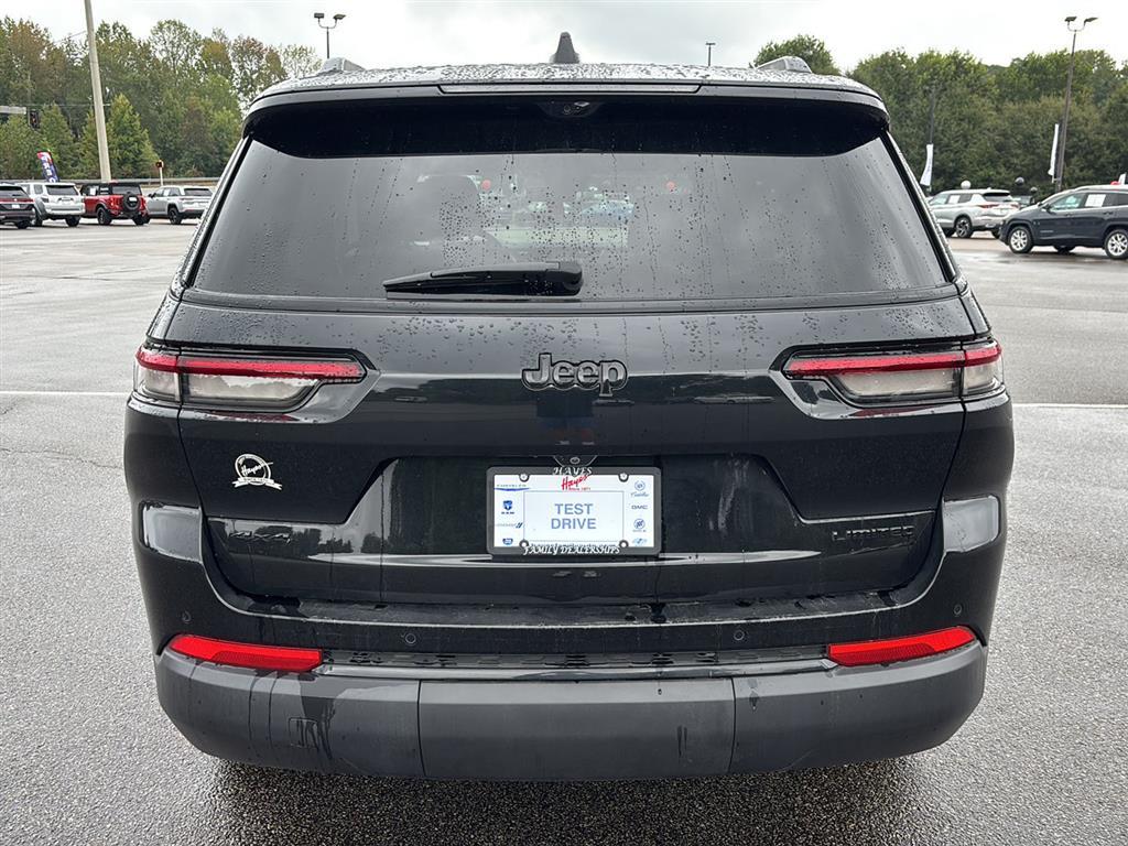 2025 Jeep Grand Cherokee Limited photo 4