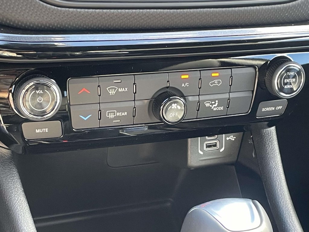 New 2026 Jeep Compass LATITUDE ALTITUDE 4X4 Sport Utility