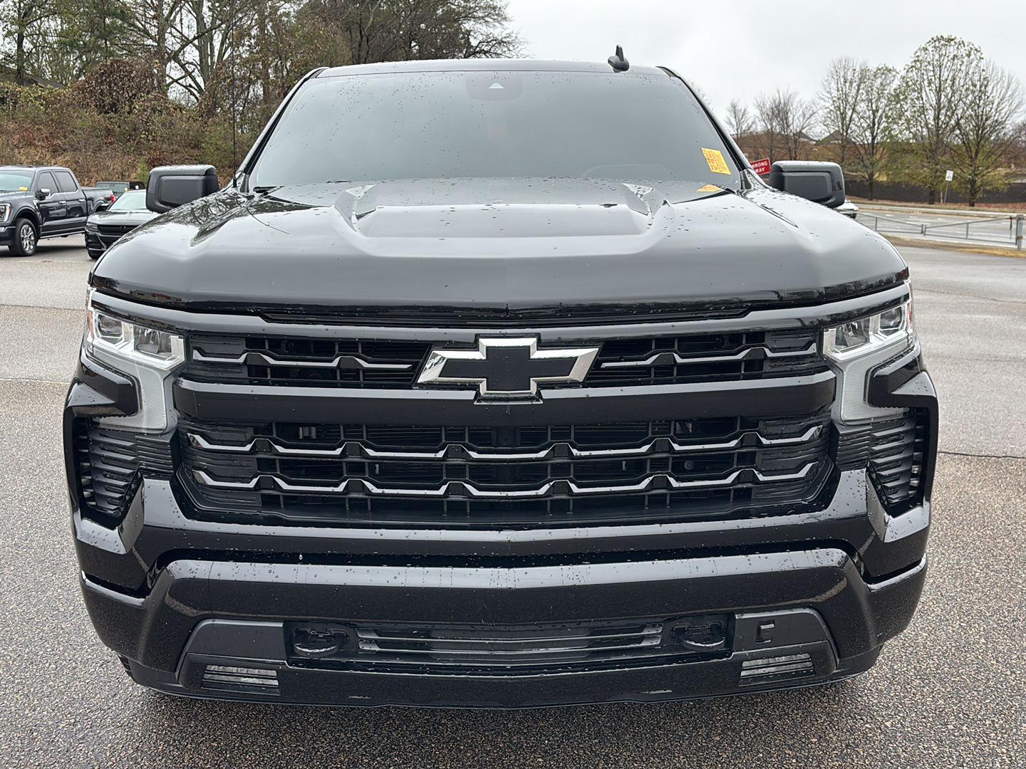 2023 Chevrolet Silverado 1500 RST photo 2