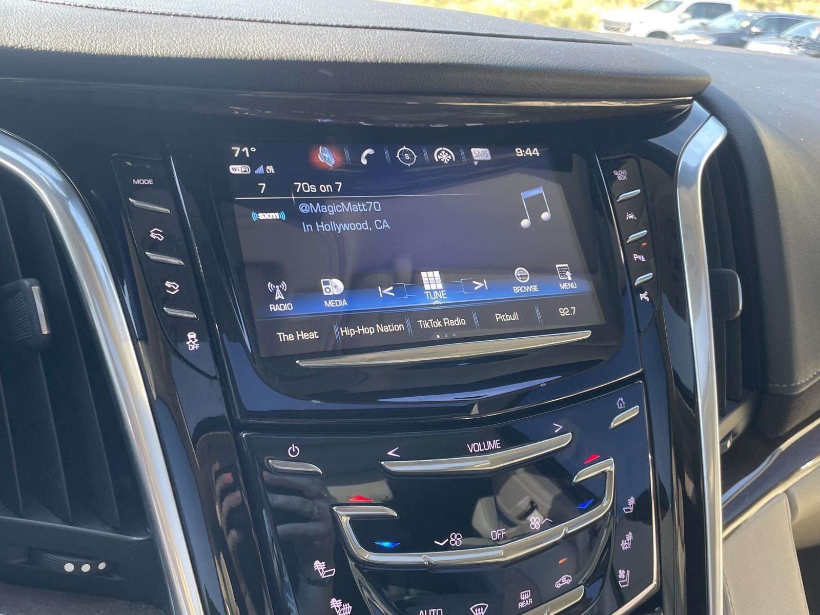 2019 Cadillac Escalade Premium Luxury photo 4