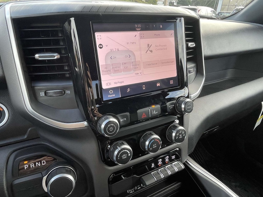 New 2025 Ram 1500 BIG HORN CREW CAB 4X2 5'7 BOX Pickup