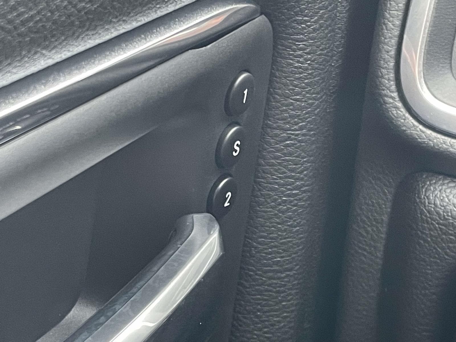 2026 RAM 2500 Laramie - Photo 6