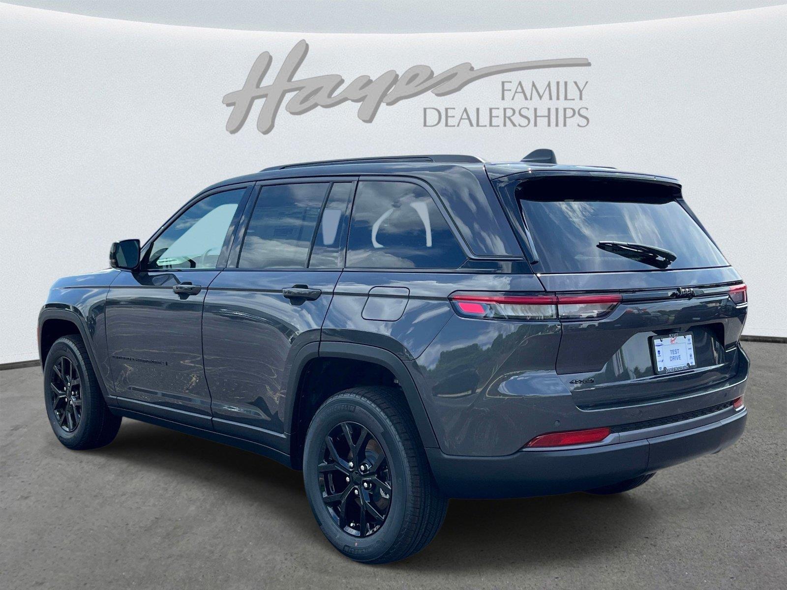 New 2026 Jeep Grand Cherokee LAREDO 4X4 Sport Utility