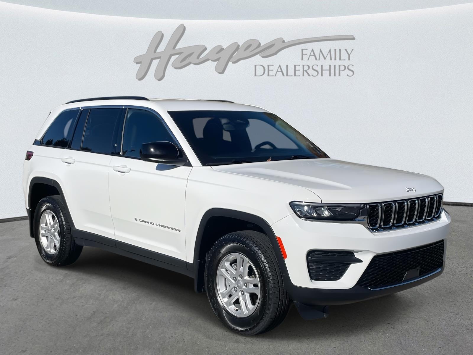 2024 Jeep Grand Cherokee Laredo's photo