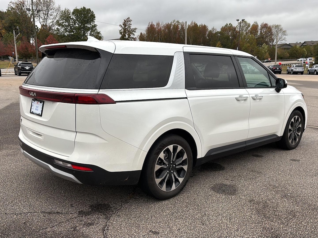 Used 2024 Kia Carnival EX Van