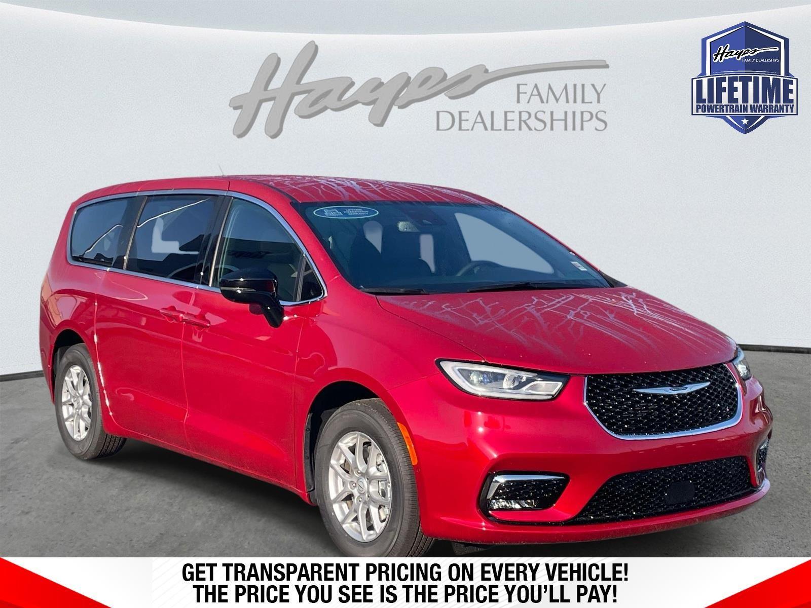 2026 Chrysler Pacifica Select's photo