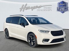 2026 Chrysler Pacifica LIMITED Passenger Van