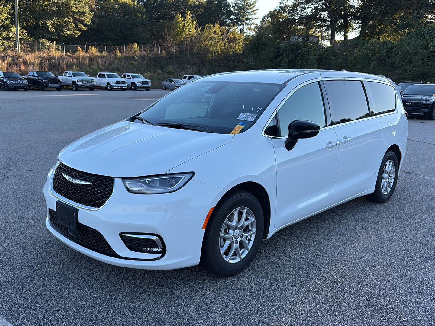2026 Chrysler Pacifica Select