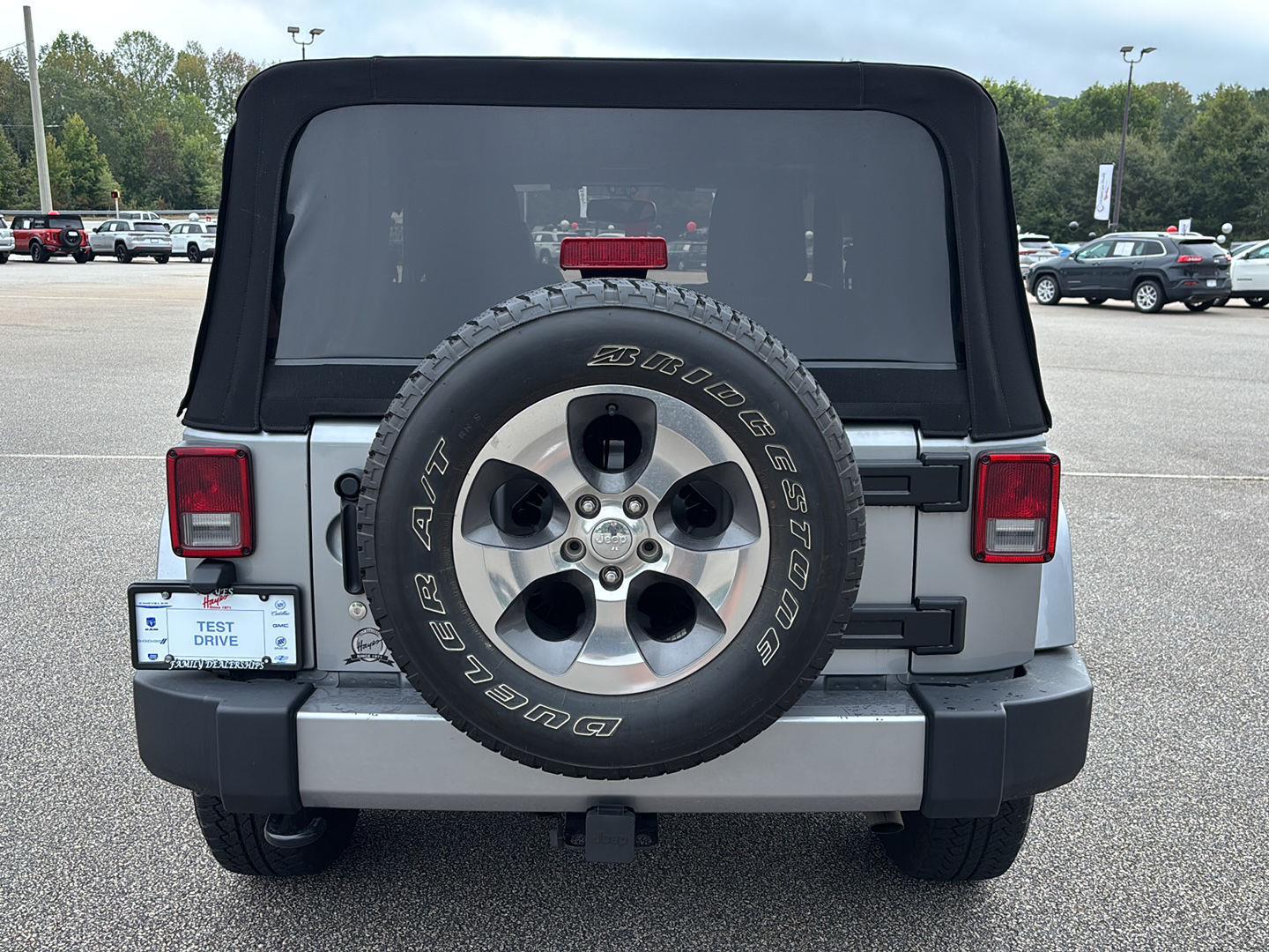 2018 Jeep Wrangler Sahara photo 4
