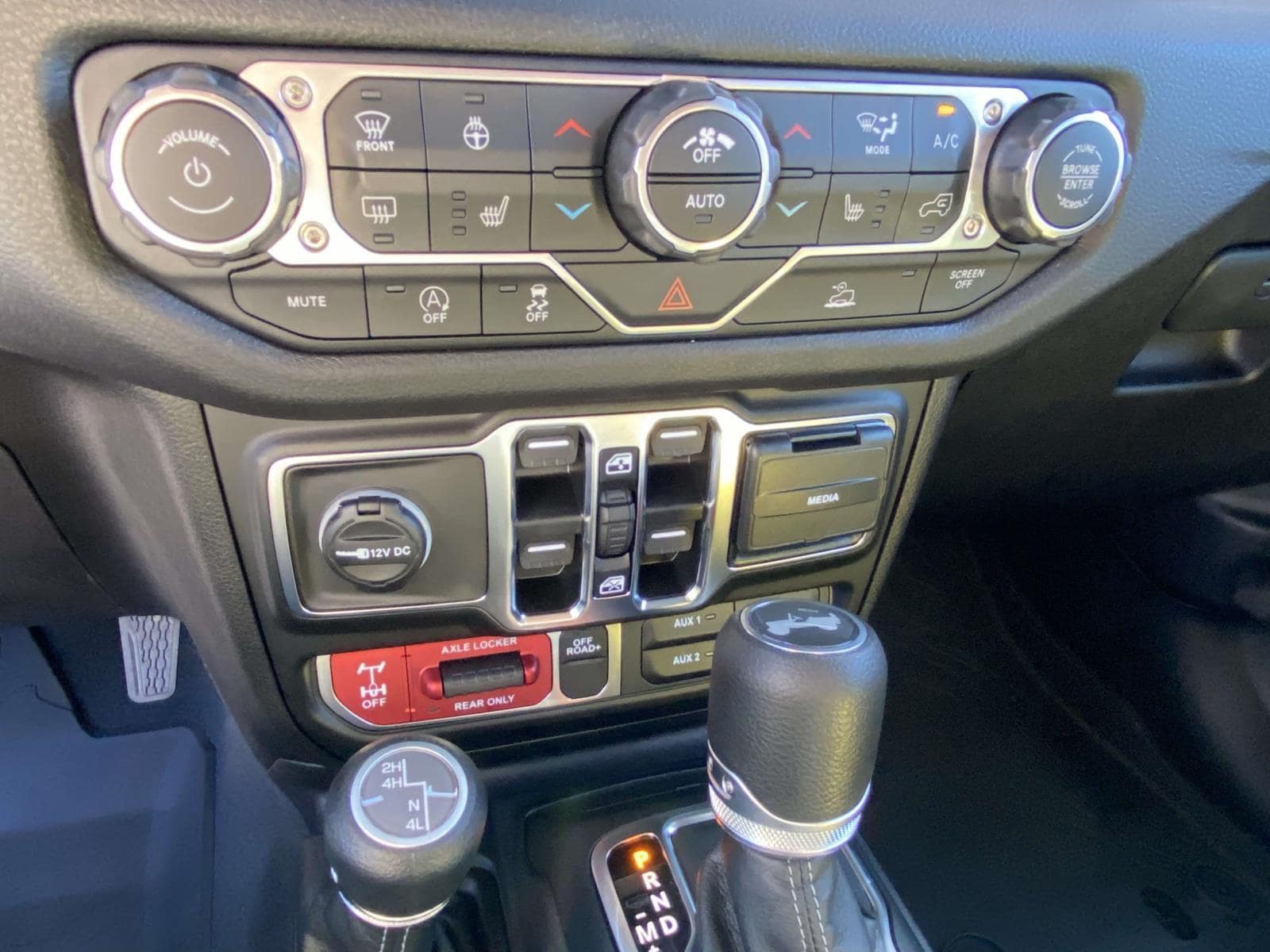 2026 Jeep Wrangler 4-Door Willys - Photo 6