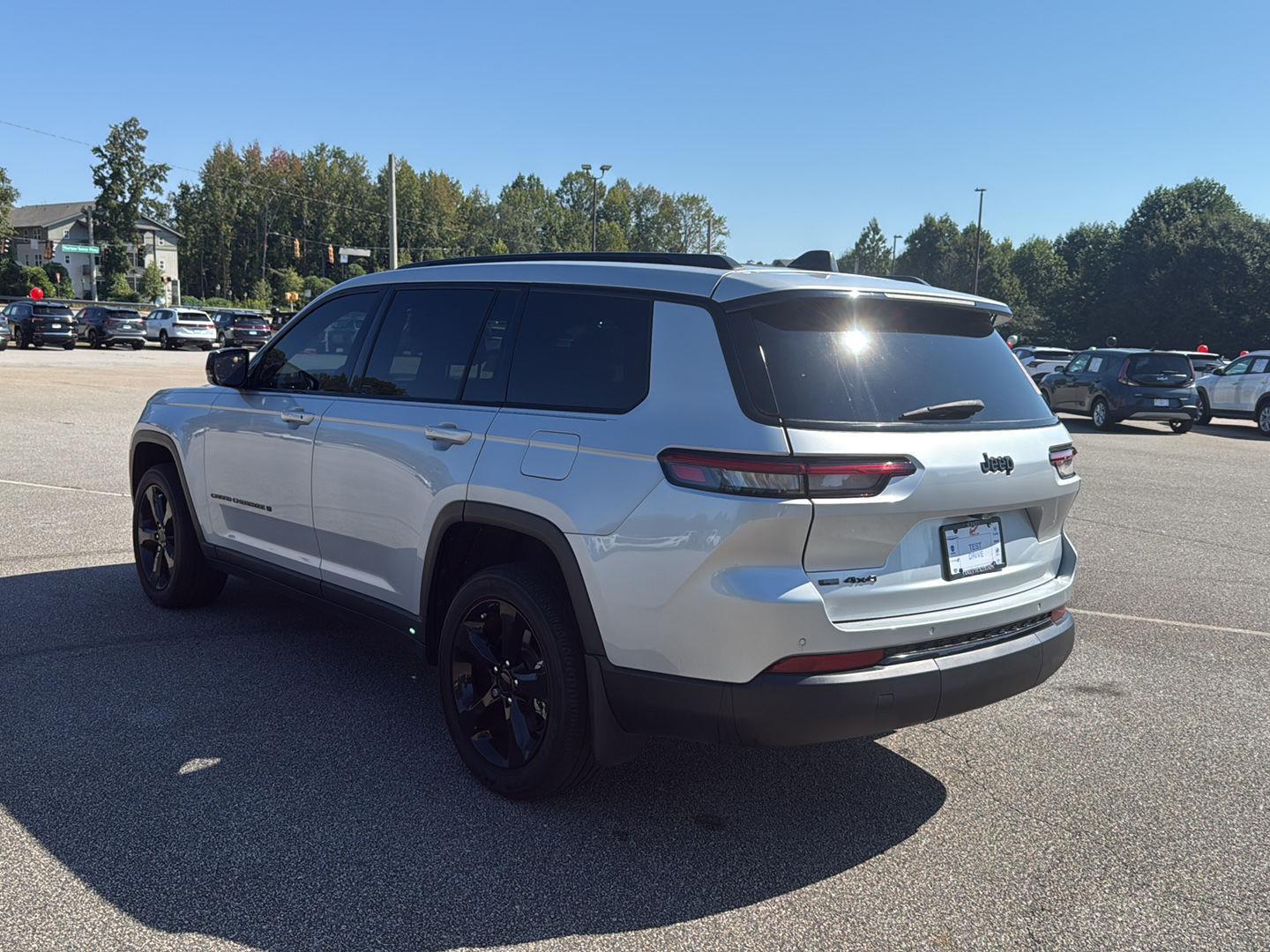 2022 Jeep Grand Cherokee Altitude photo 4
