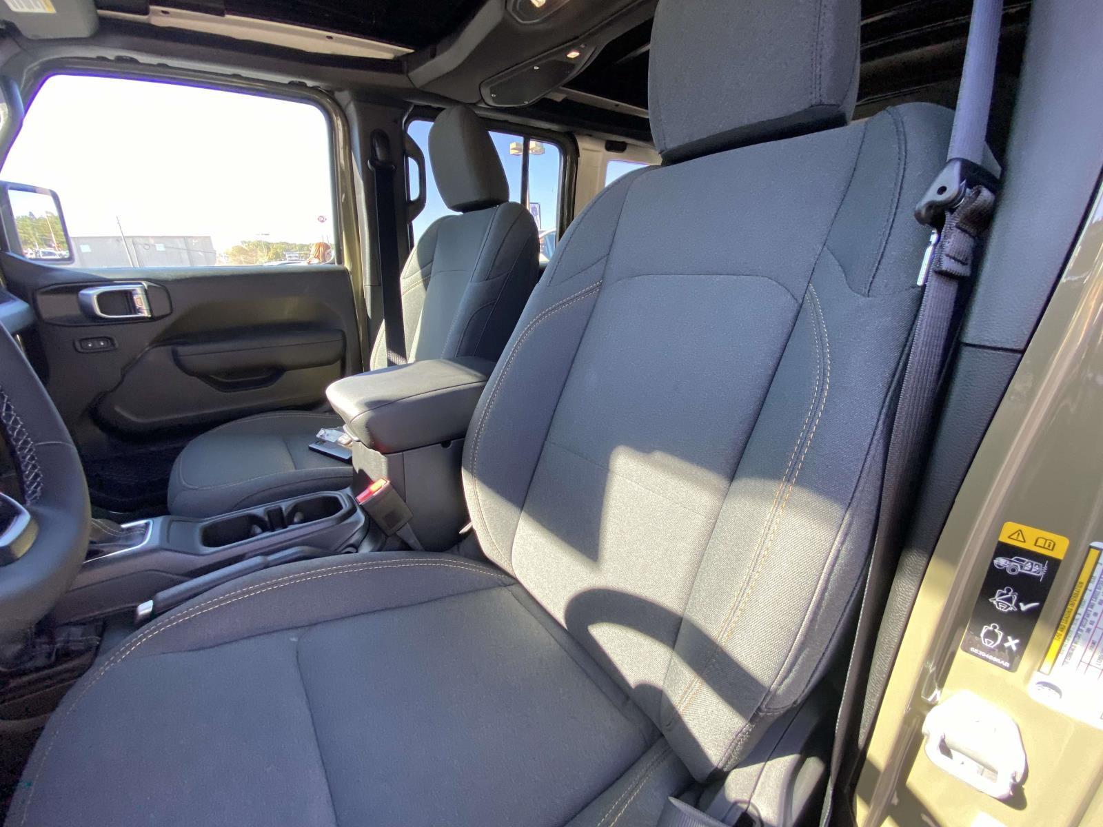 2026 Jeep Wrangler 4-Door Willys - Photo 8
