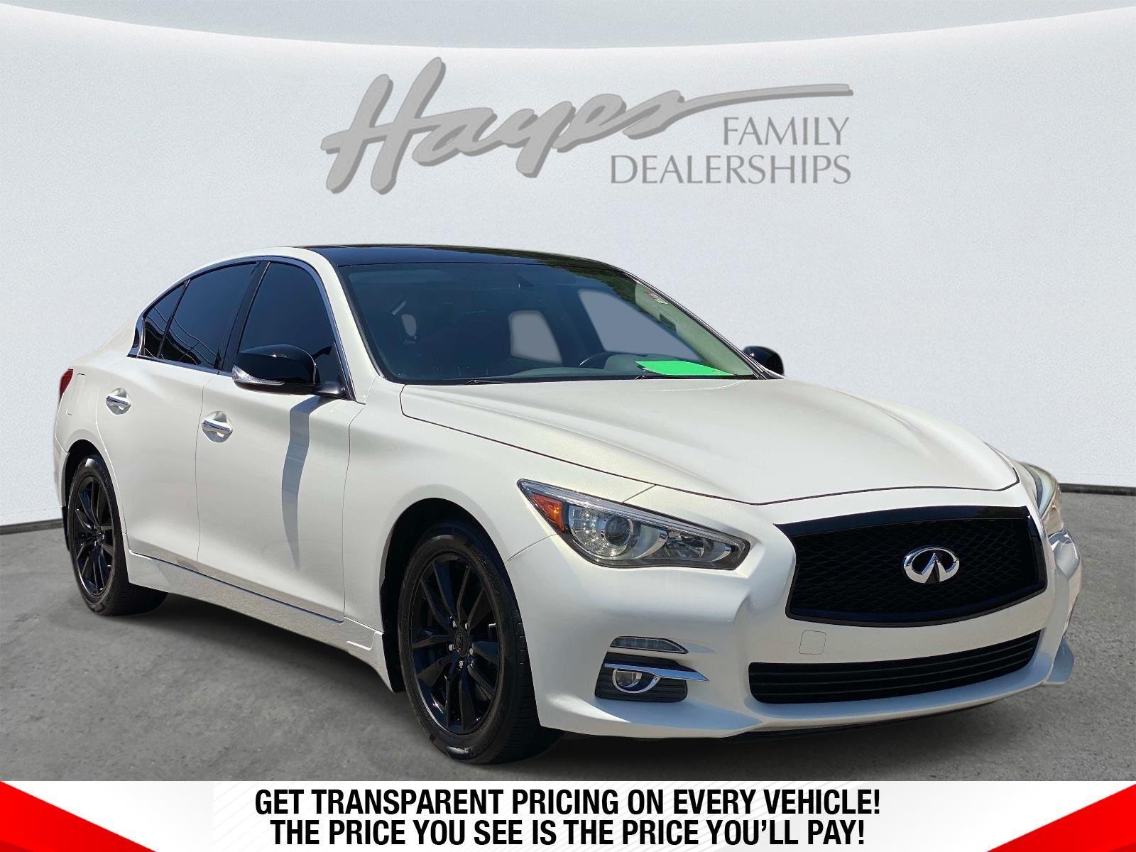 2015 INFINITI Q50 Premium's photo