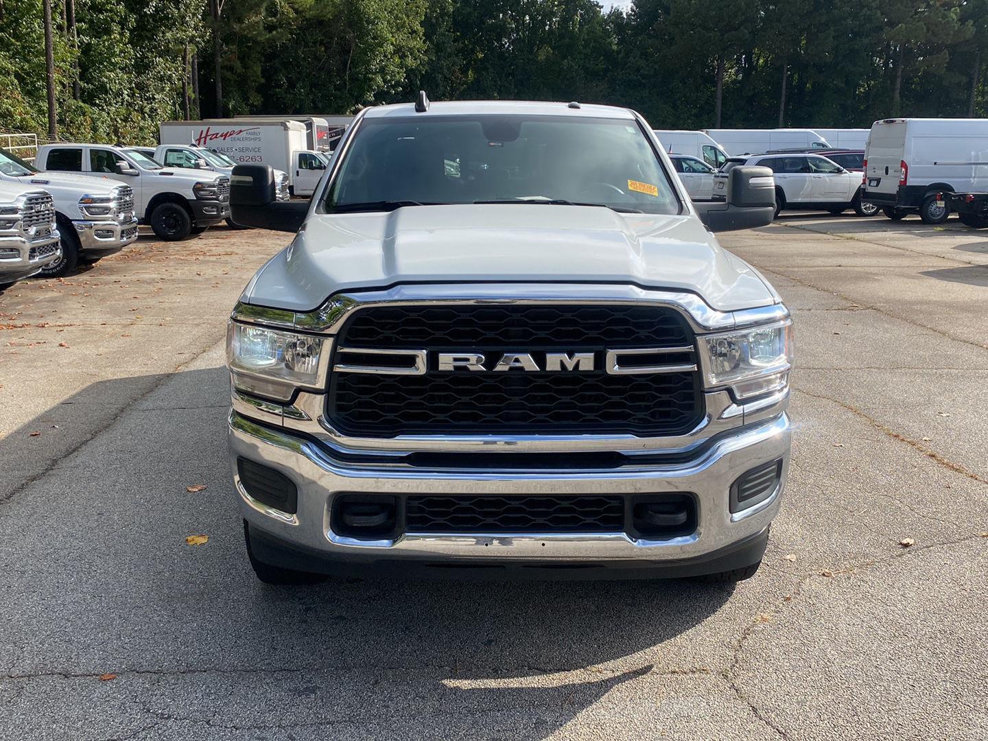 2023 Ram 2500 Tradesman photo 3