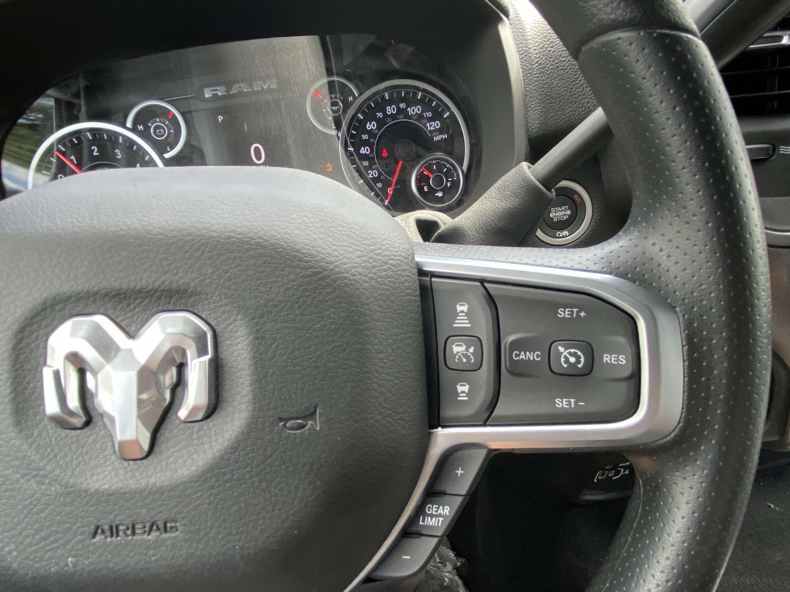 2025 Ram 2500 Tradesman photo 3