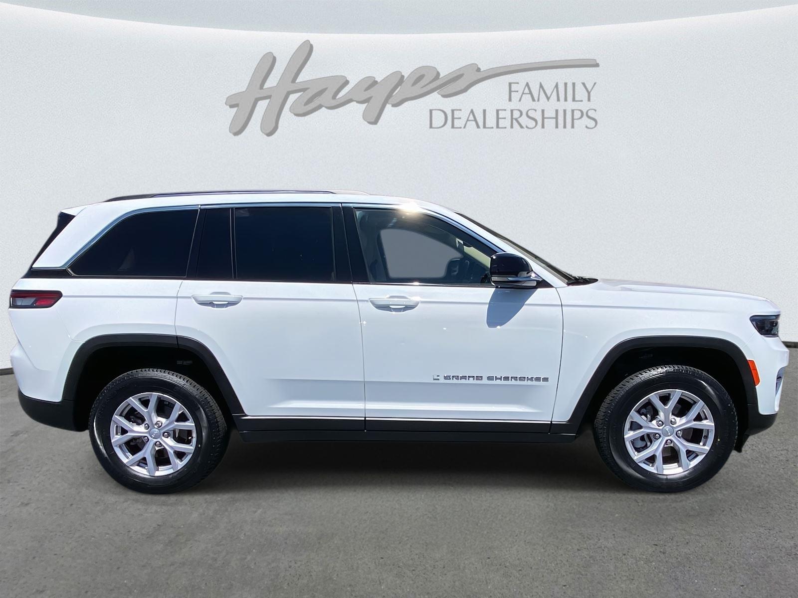 2022 Jeep Grand Cherokee Limited photo 2