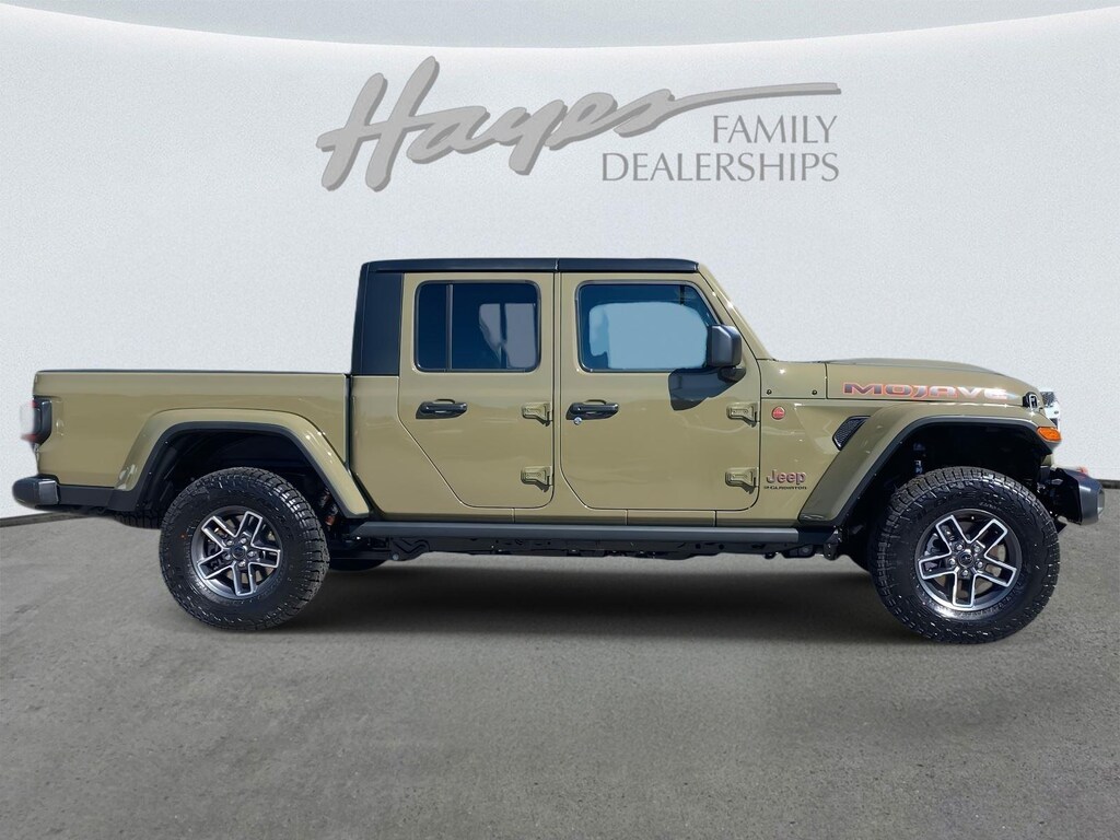 New 2025 Jeep Gladiator MOJAVE 4X4 Pickup