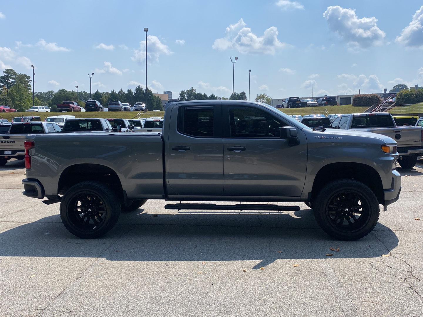 2021 Chevrolet Silverado 1500 Custom photo 4
