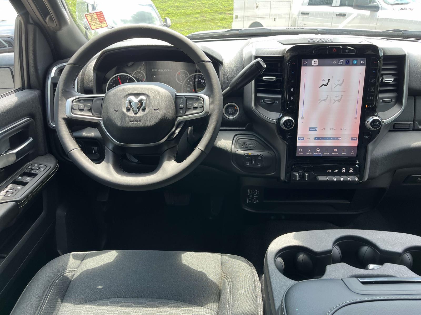 2025 Ram 2500 Big Horn photo 4