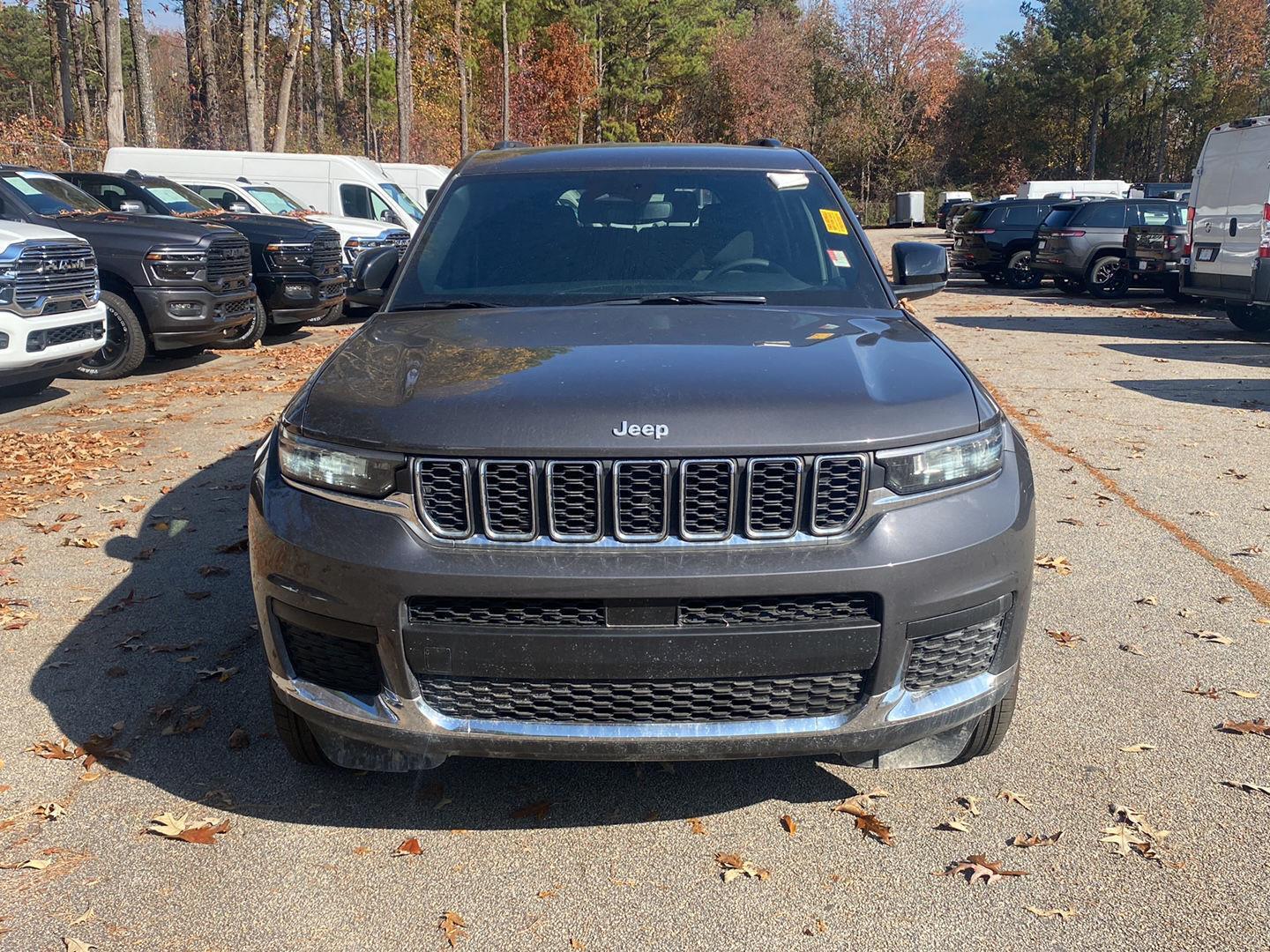 2024 Jeep Grand Cherokee Laredo photo 3