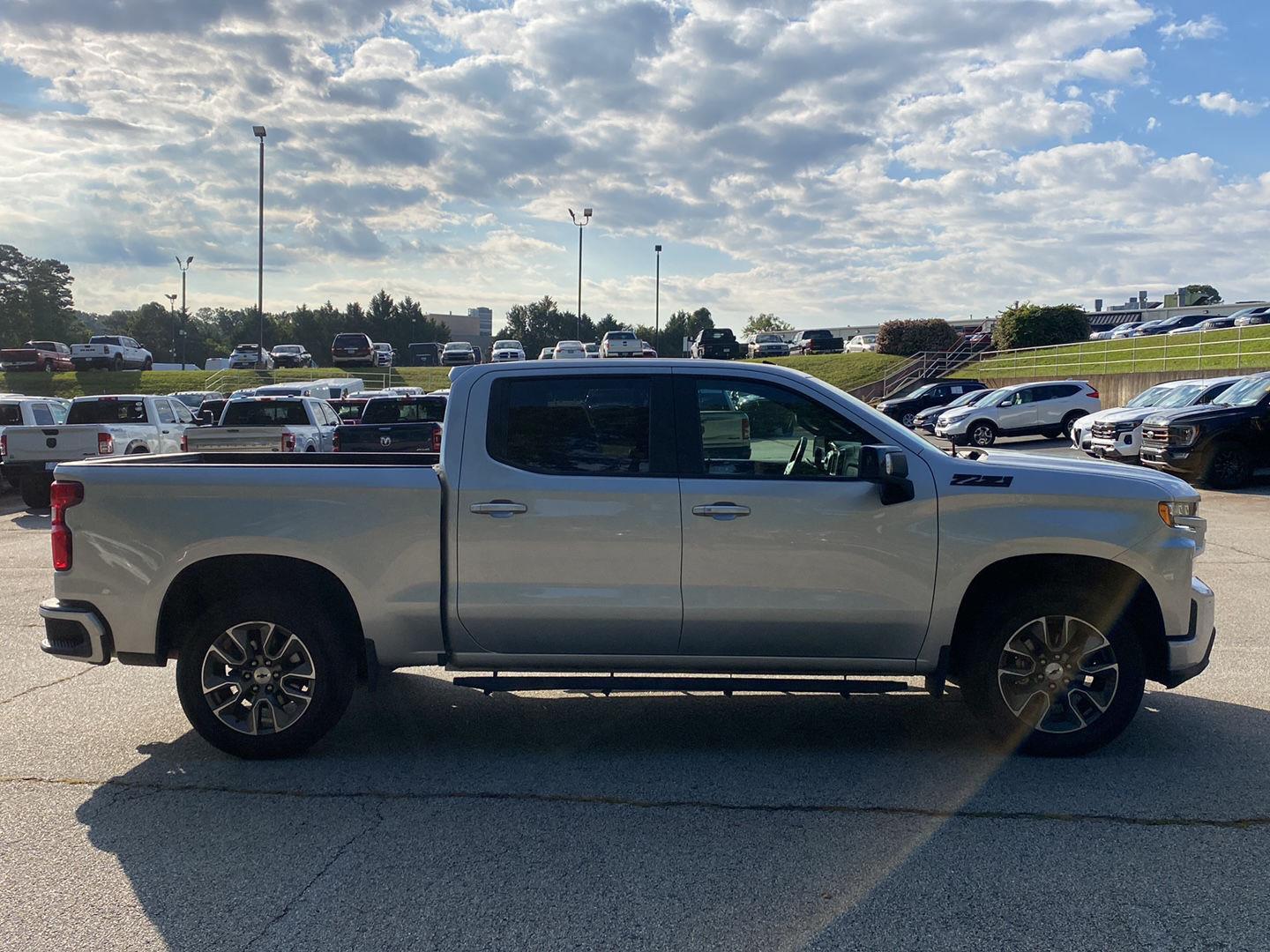 2021 Chevrolet Silverado 1500 RST photo 4