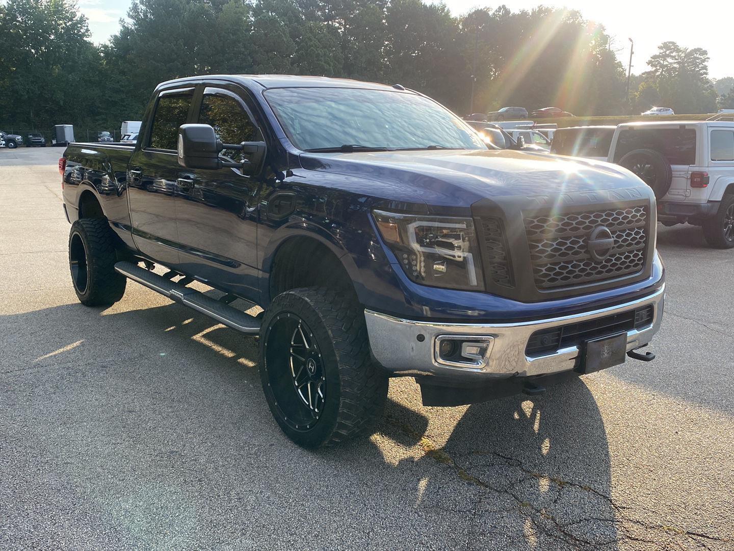 2016 Nissan Titan SV photo 2