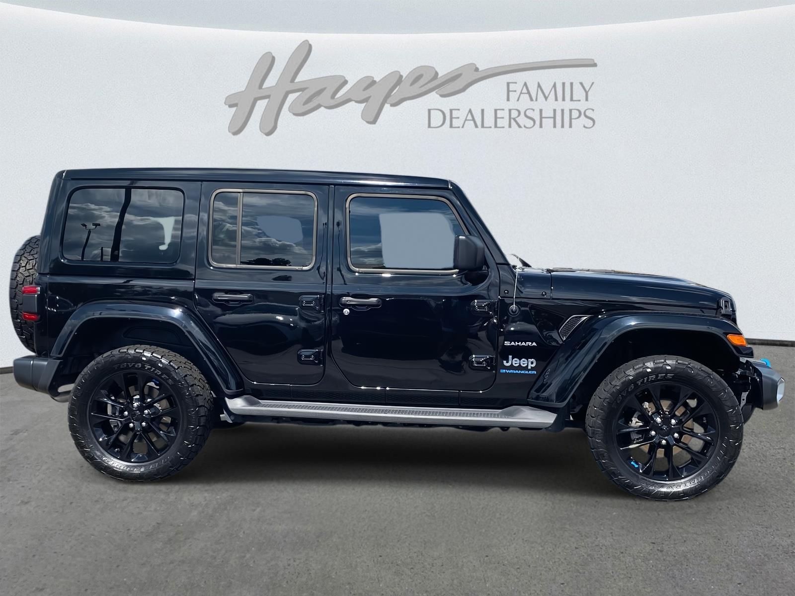 2023 Jeep Wrangler 4xe Sahara photo 2