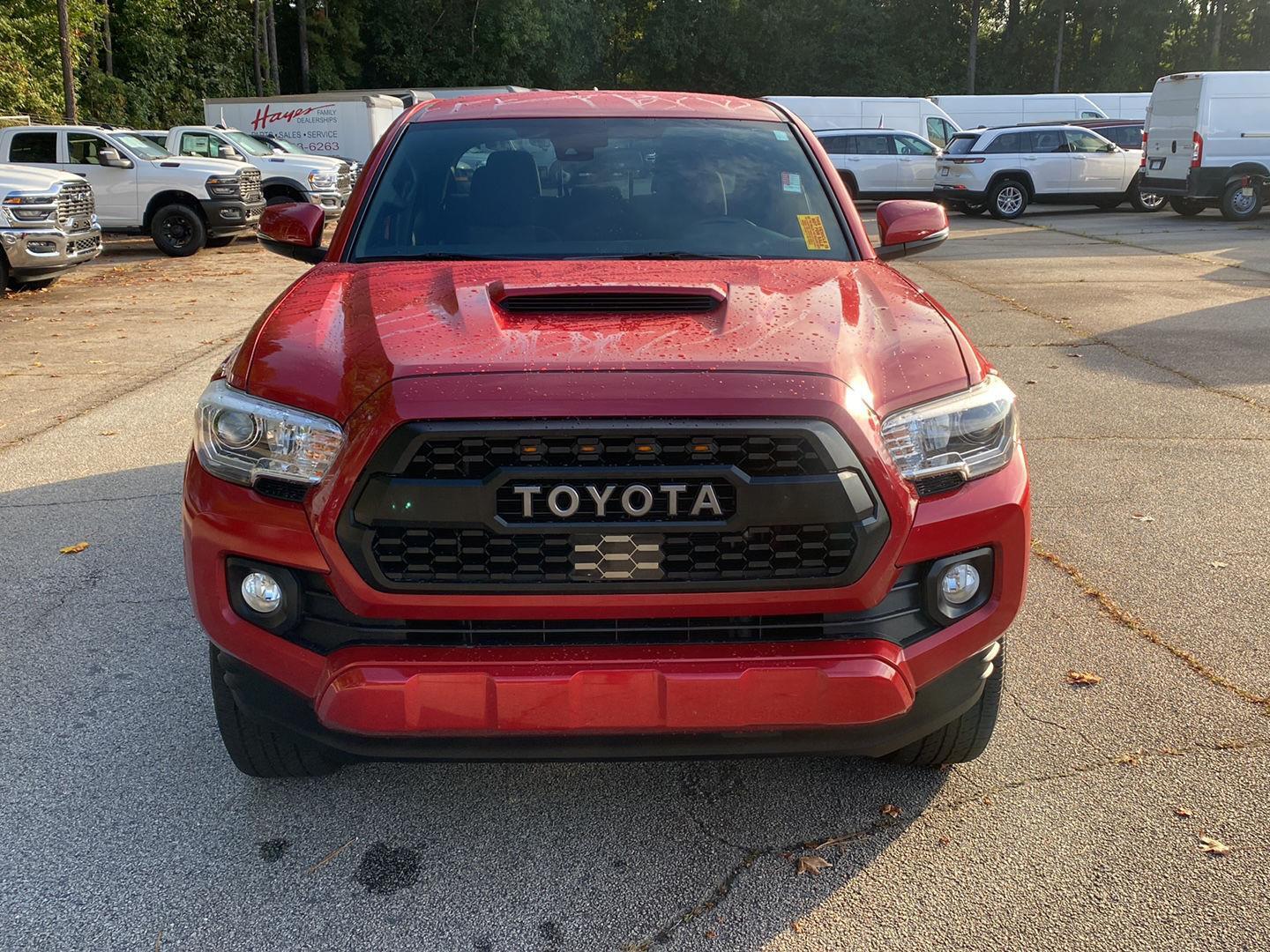 2021 Toyota Tacoma TRD Sport photo 3