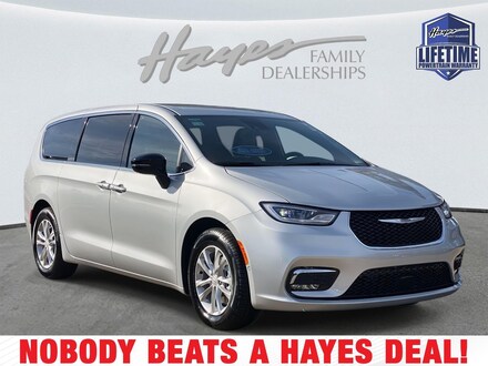 2026 Chrysler Pacifica SELECT Passenger Van