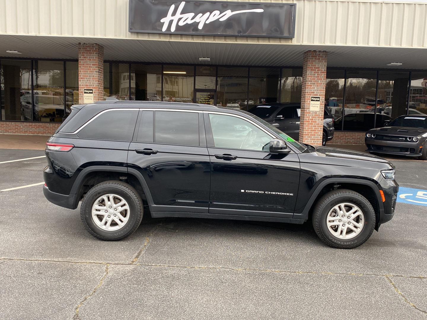 2024 Jeep Grand Cherokee Laredo photo 4