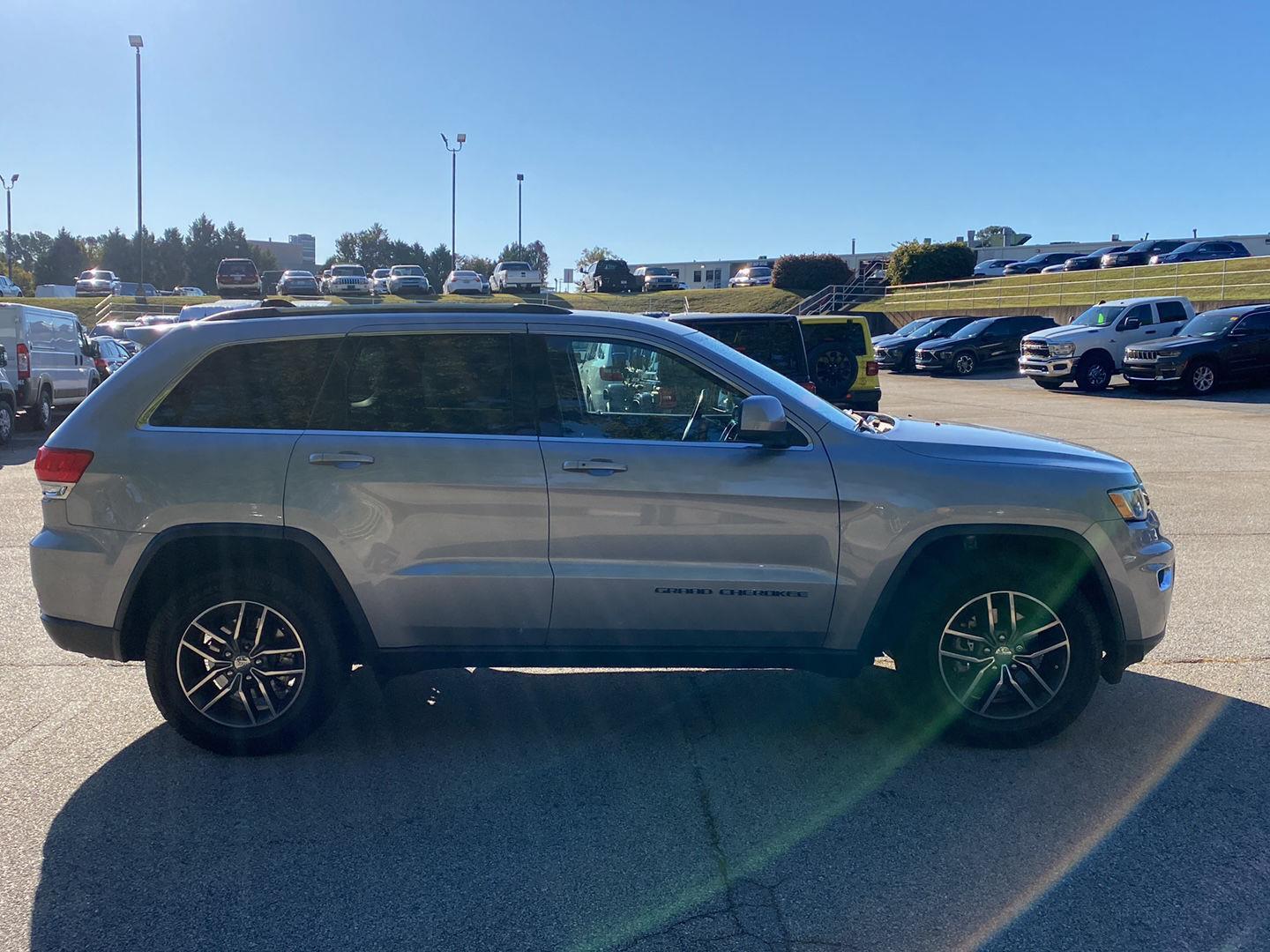2018 Jeep Grand Cherokee Laredo E photo 4
