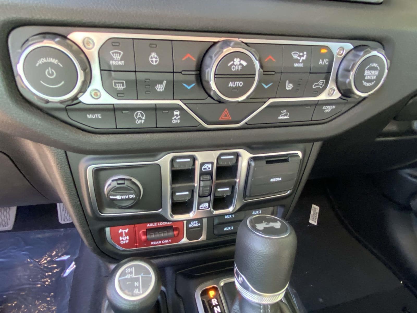2026 Jeep Wrangler 4-Door Willys - Photo 7