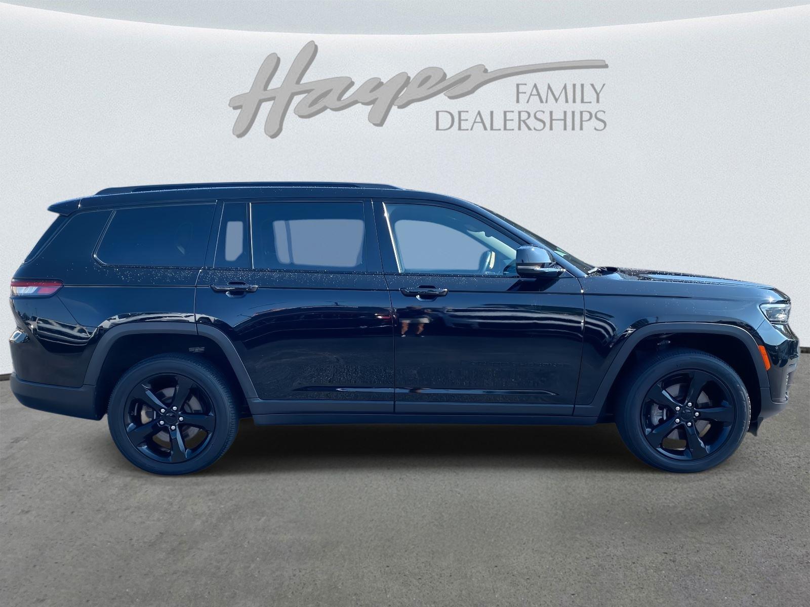 2022 Jeep Grand Cherokee Altitude photo 2