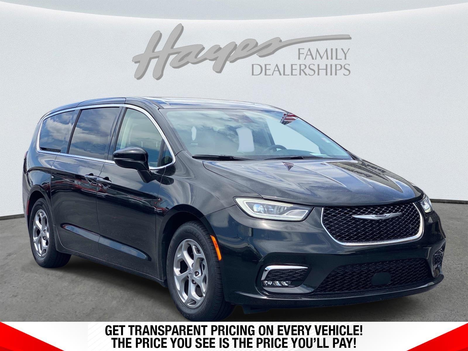 2024 Chrysler Pacifica Limited's photo