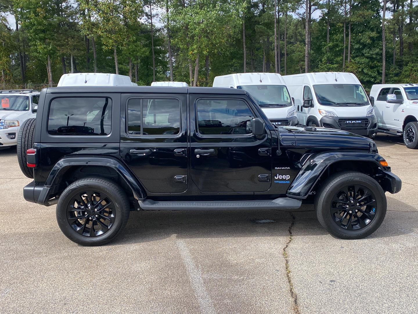 2022 Jeep Wrangler 4xe Unlimited Sahara photo 4