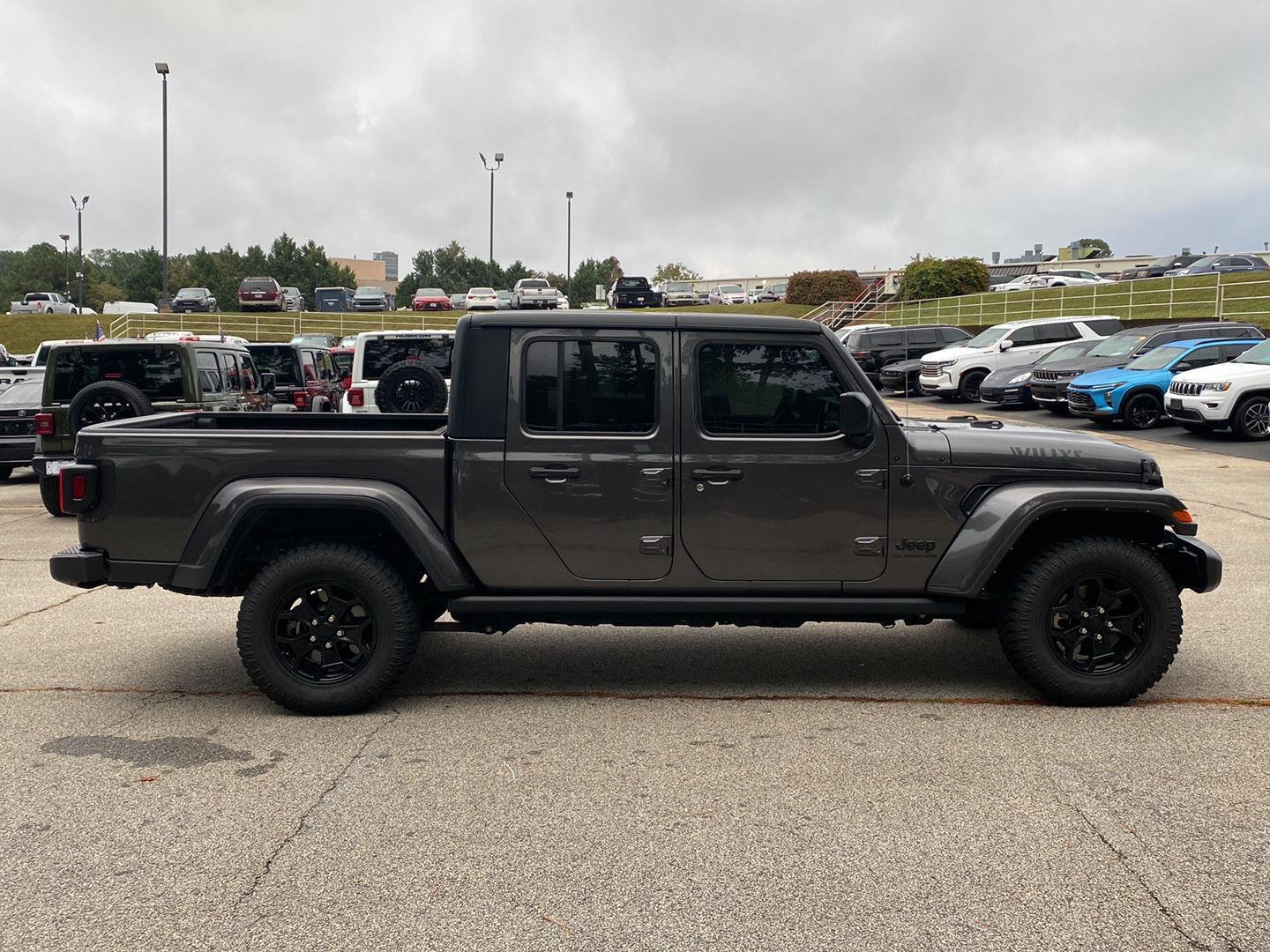 2021 Jeep Gladiator Willys photo 4