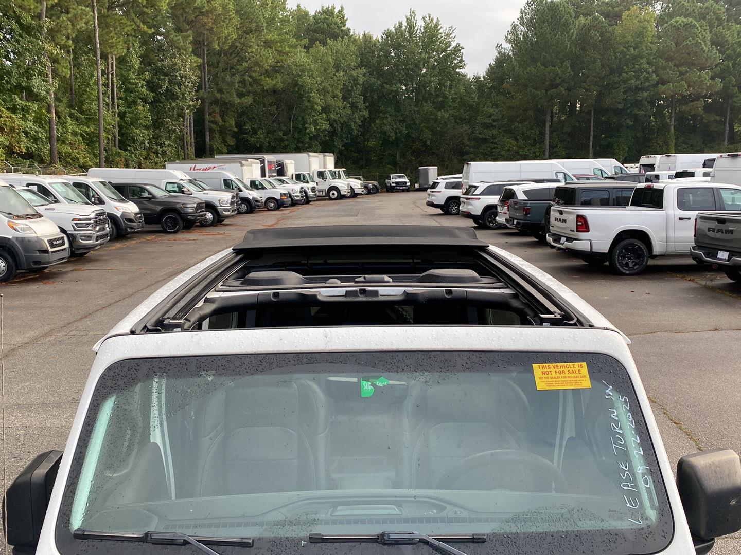 2022 Jeep Wrangler 4xe Unlimited Sahara photo 2