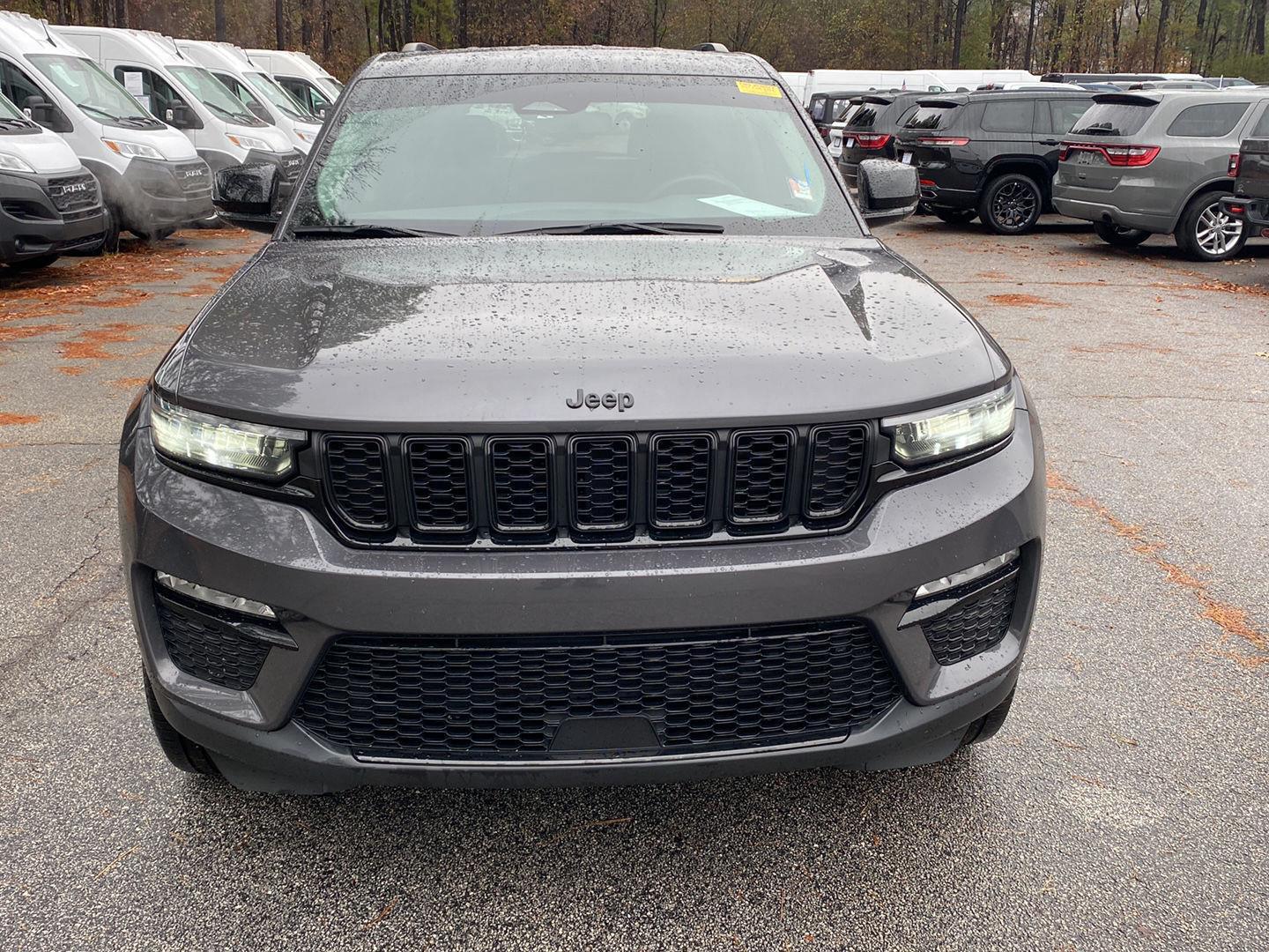 2023 Jeep Grand Cherokee Limited photo 2