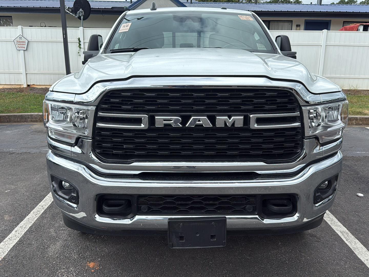 2024 Ram 2500 Big Horn photo 3