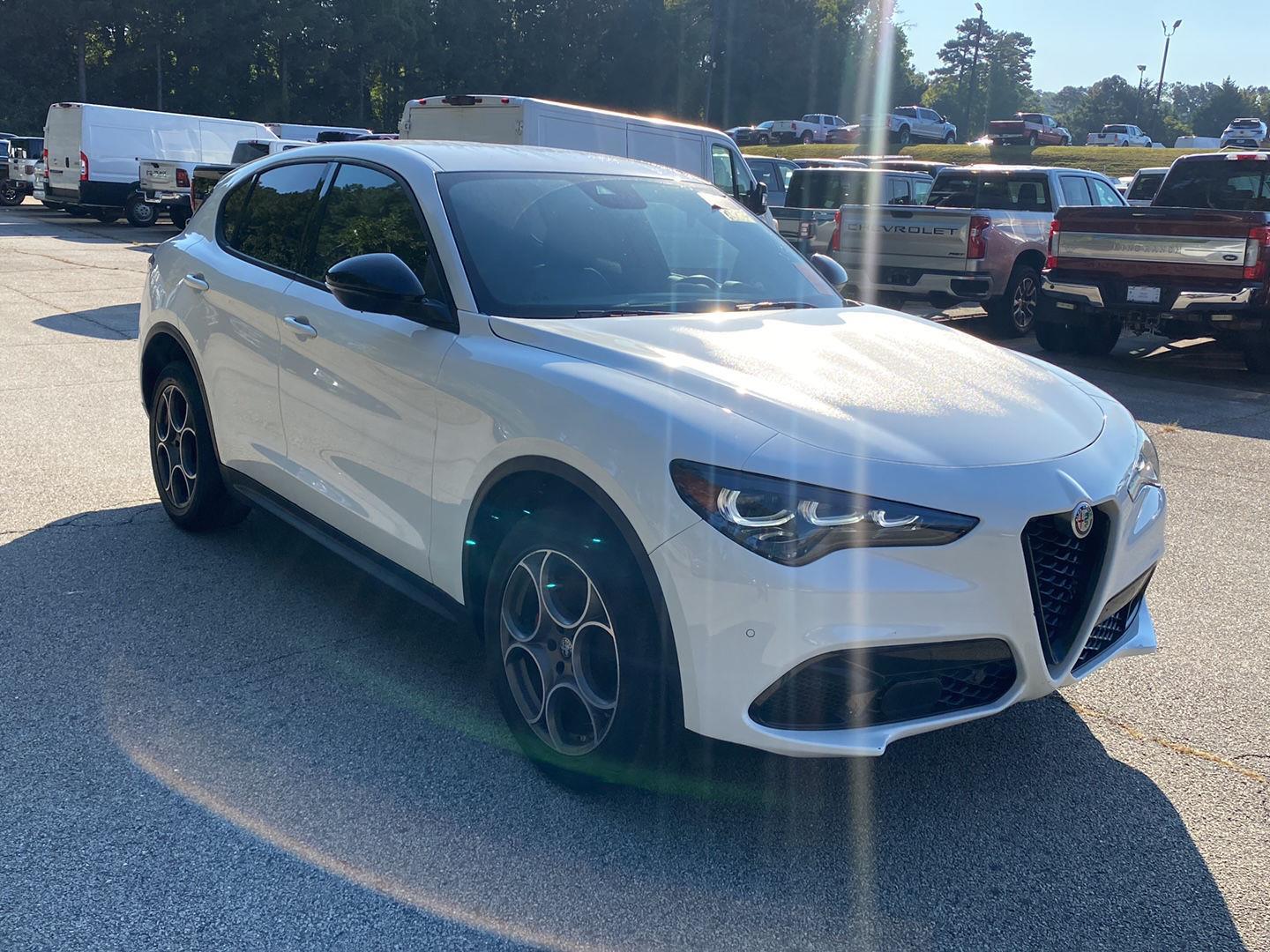 2024 Alfa Romeo Stelvio Sprint photo 2