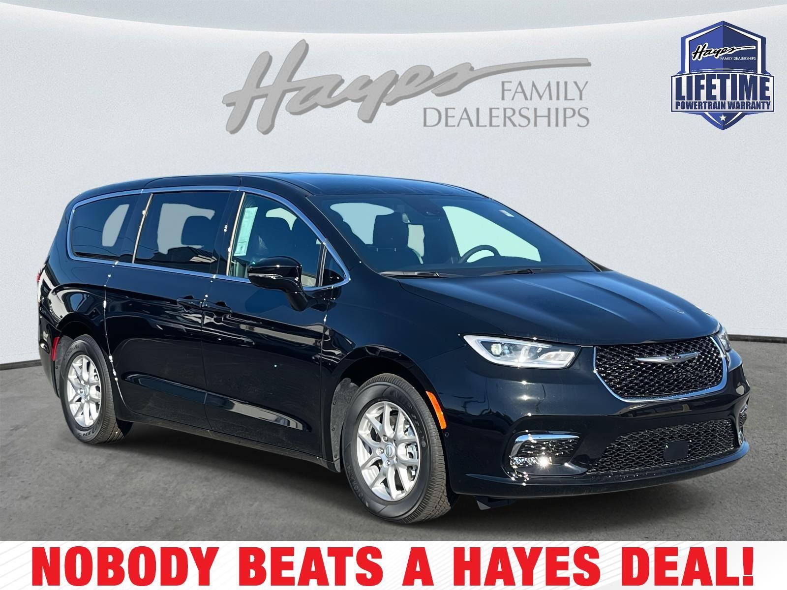 2026 Chrysler Pacifica Select's photo